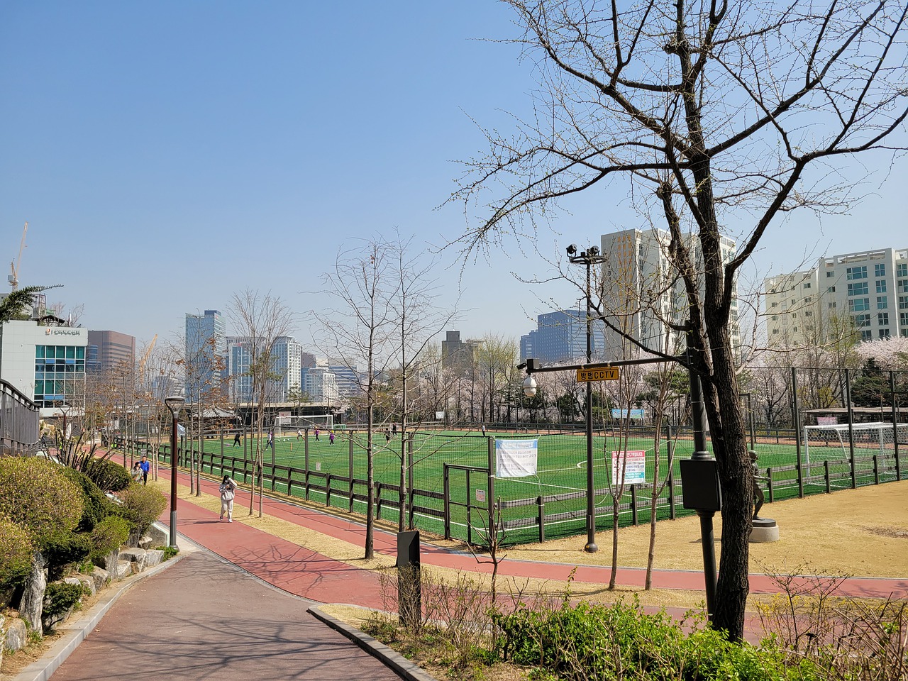 尤其重视团